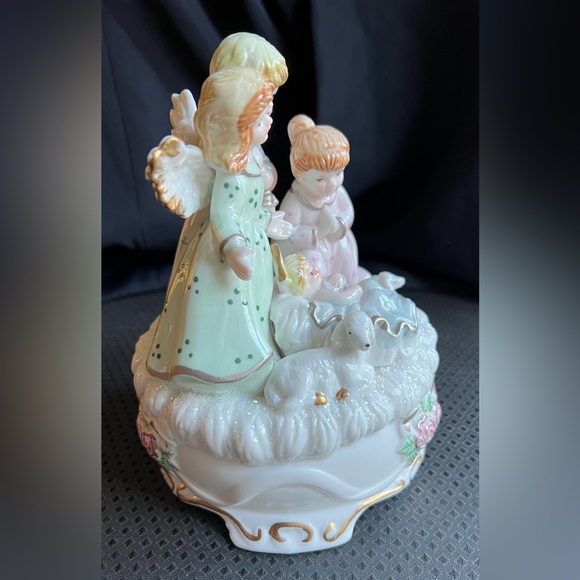 Music Box Angel Nativity by Cracker Barrel Oh Come All Ye Faithful vintage - Picture 5 of 13